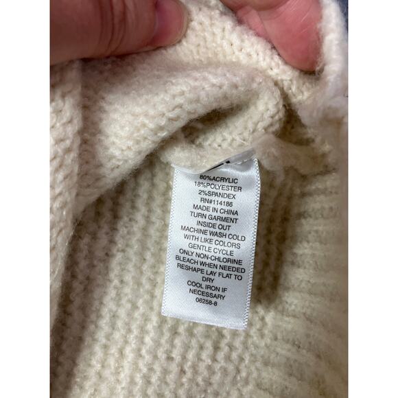 A.N.A. (A New Approach) Women’s Size Medium White Patterned Cuff Sleeve Sweater - Picture 5 of 7